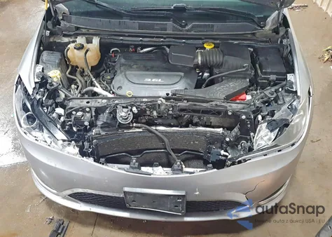 2018 Chrysler Pacifica Touring L z USA, uszkodzony, nr VIN 2C4RC1BG9JR317880